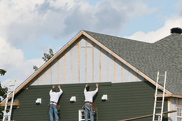 Professional Vinyl Siding technician working in Partlow, VA
